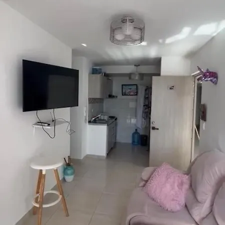 Apartamento Espectacular Amoblado, De Indias. Cerca Al Mar, Muy Central. Cartagena